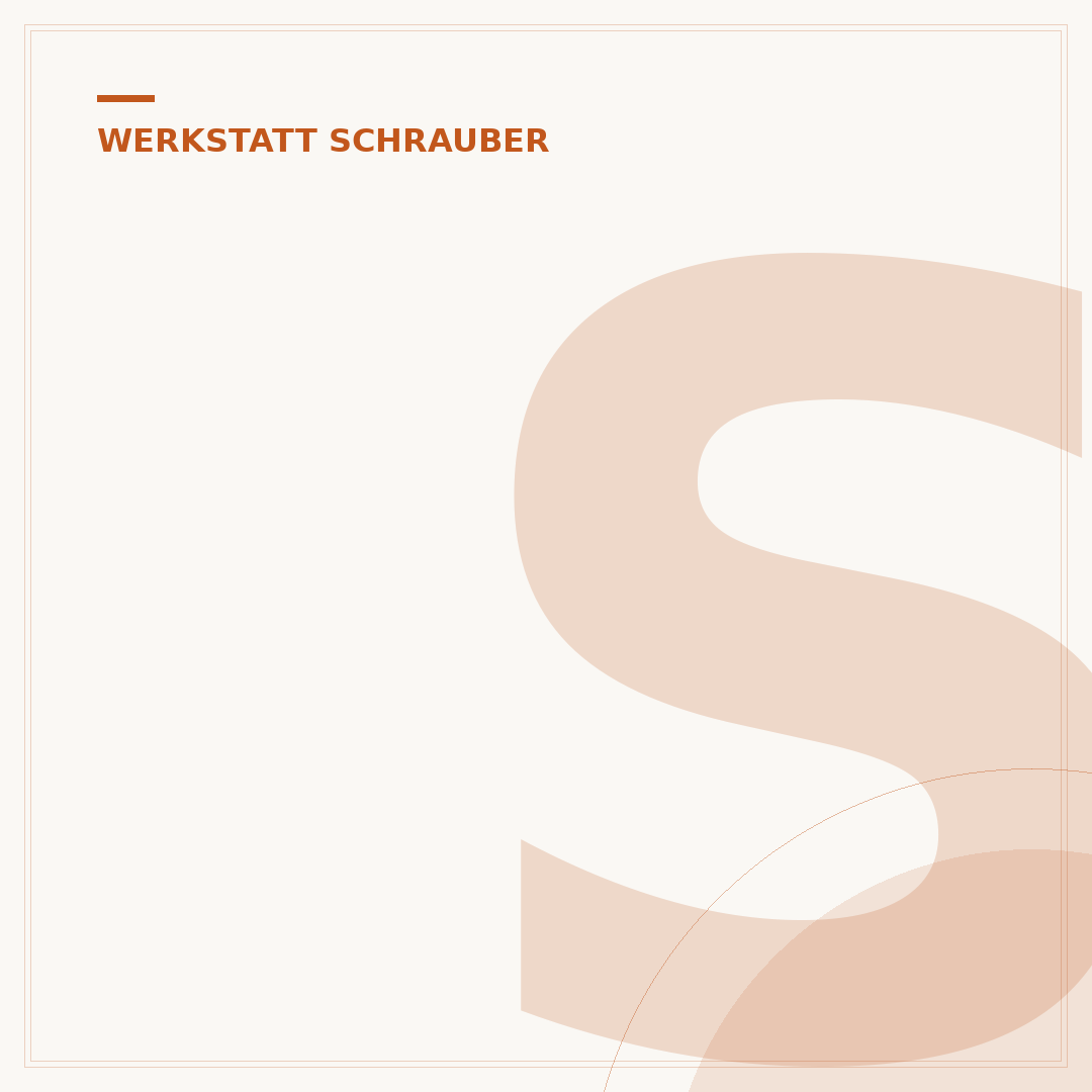Späne aus dem Behälter des Werkstattsaugers entleeren