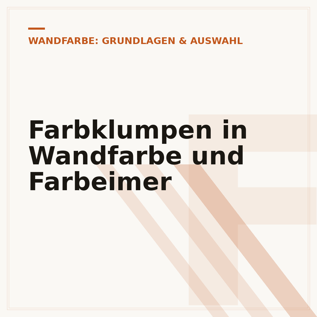 Farbklumpen in Wandfarbe und Farbeimer